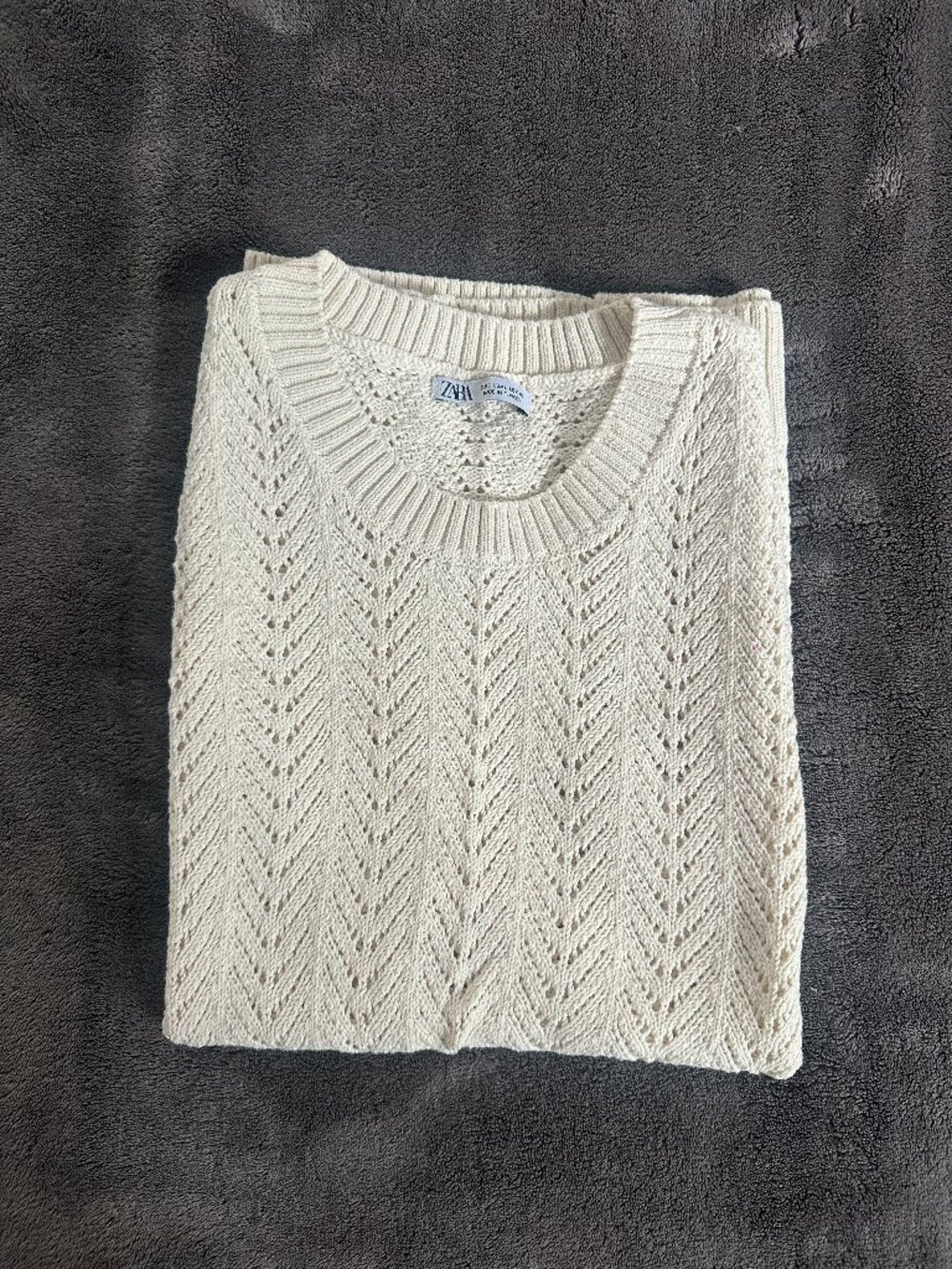 Zara White Knit Sleeveless Shirt